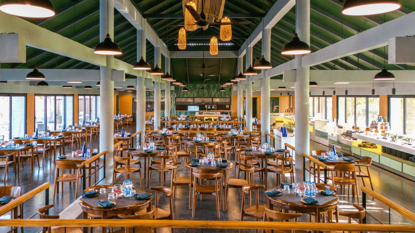 Grand buffet with multiple dishes and drinks at MGM Beach Resorts Chennai