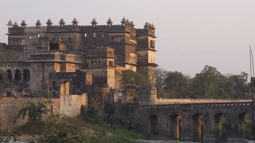 Orchha Fort Jhansi near nataraj sarovar portico, hotel near jhansi railway station