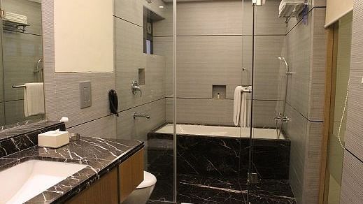 SUITE BATHROOM