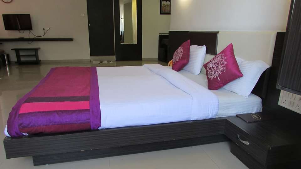 Hotel Skyland, Ahmedabad Ahmedabad Suite 4