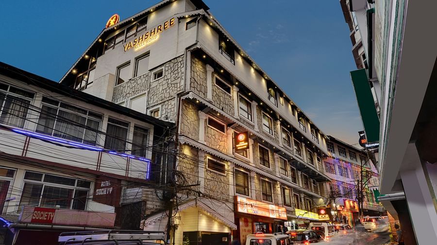 yashshree mall road