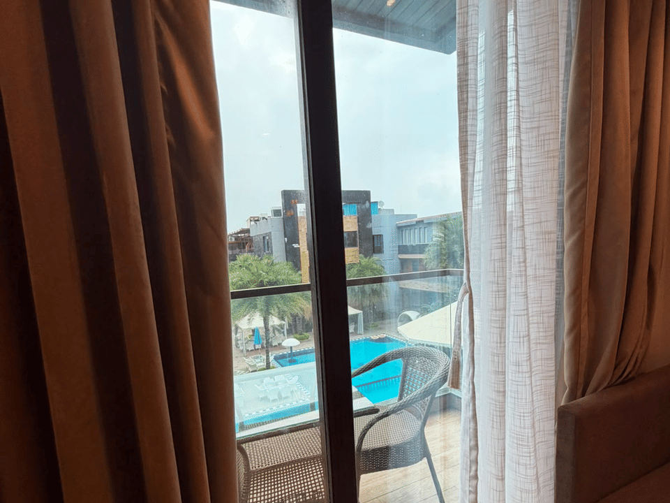 Executive Room, Balcony doors framing the pool view