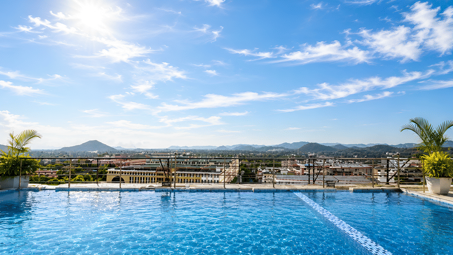 Golden Tulip Kukas Pool 1