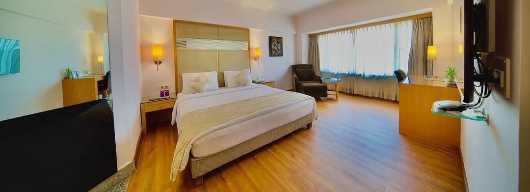 DLX Rooms 1