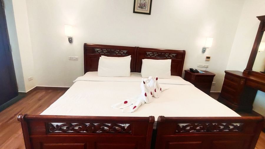 Premium Manson Bedroom 1