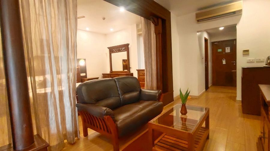 Premium Suite Living 2