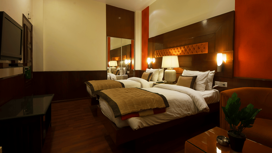 Rooms in Paharganj, Standard Rooms at Hotel Aura Paharganj New Delhi 3