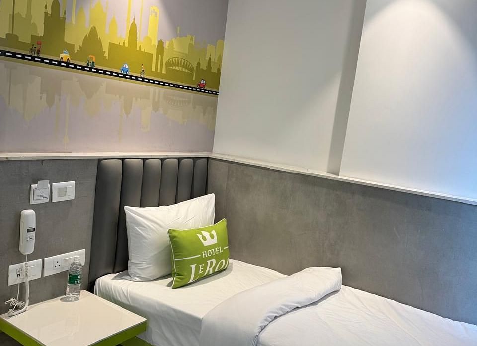 Picture featuring the interior side angle view of Single Deluxe room - Hotel Le ROI Express, Karol Bagh