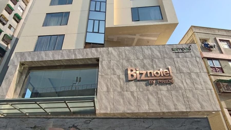 facade image of Biznotel by Pride, Motera taken from a lower angle