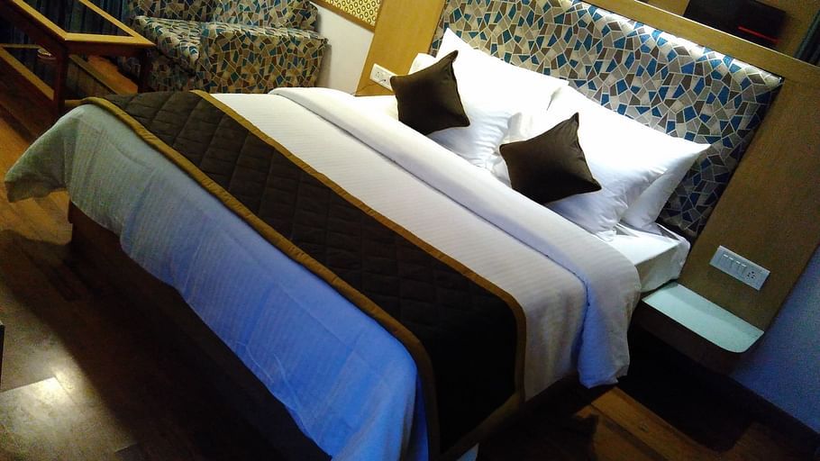 Maurya Hotel, Bangalore Bangalore Deluxe Room Hotel Maurya Bangalore 4