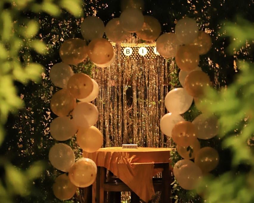 alt-text Birthday Celebration In Resort