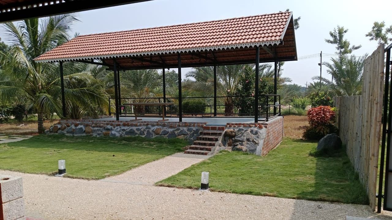 Gazebo & pvt lawn