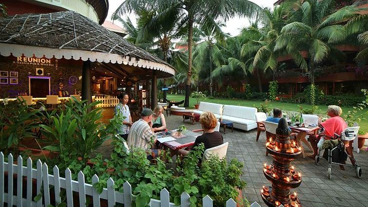reunion bar 3