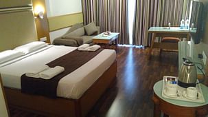 Maurya Hotel, Bangalore Bangalore Executive Room Hotel Maurya Bangalore 4
