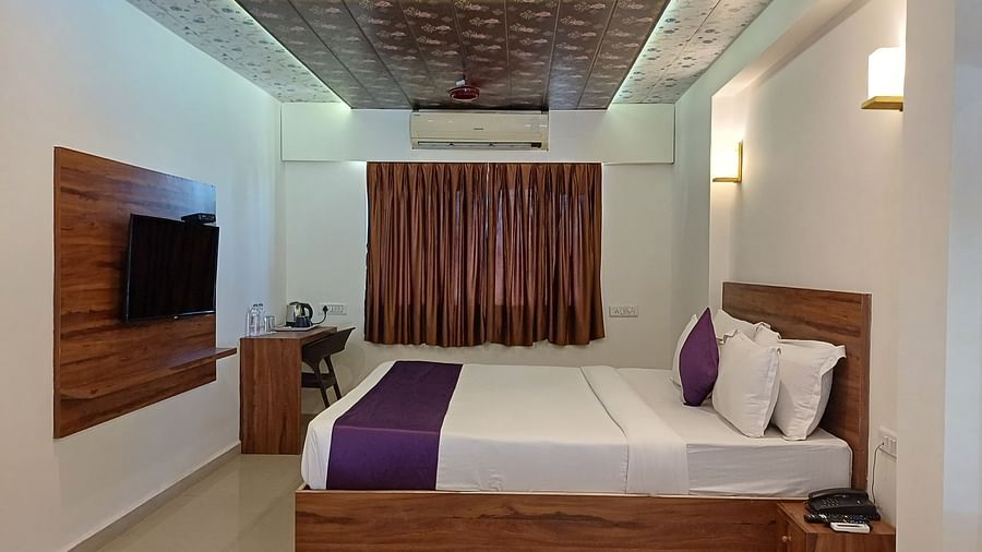 Deluxe Room - VITS Daman Devka Beach 2