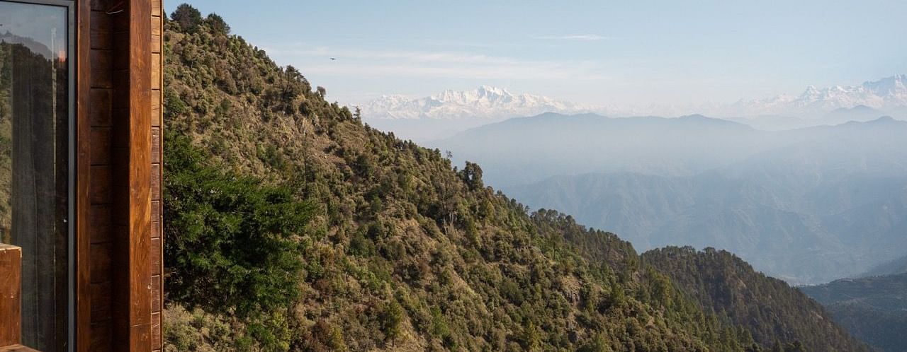 An image of view of the mountains and hills