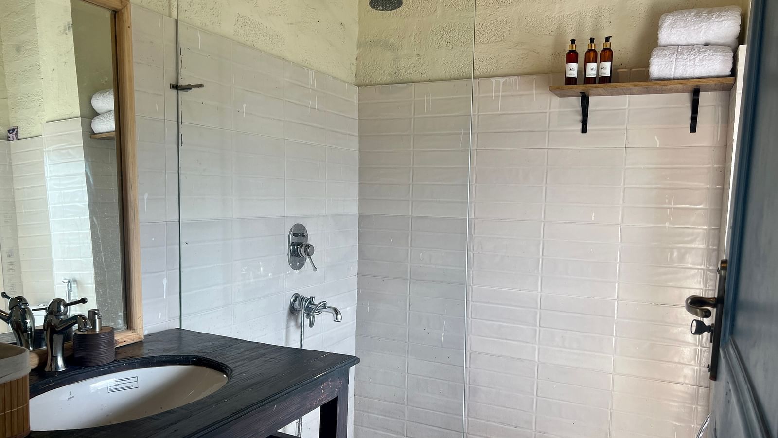 Bathroom 2....