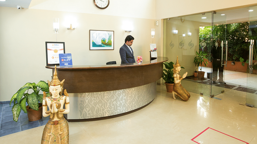 Hotel Lobby - 28