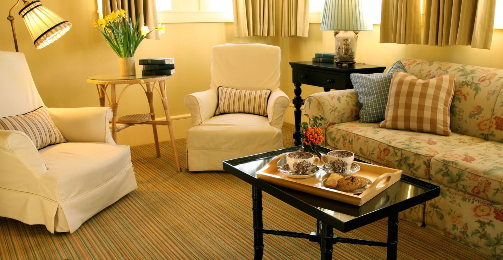 Farmhouse Suite Living Room (1)