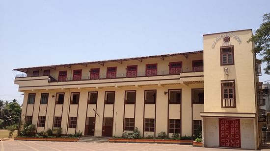 Pakse Hotel & Restaurant, Champasak Pakse Middle School building