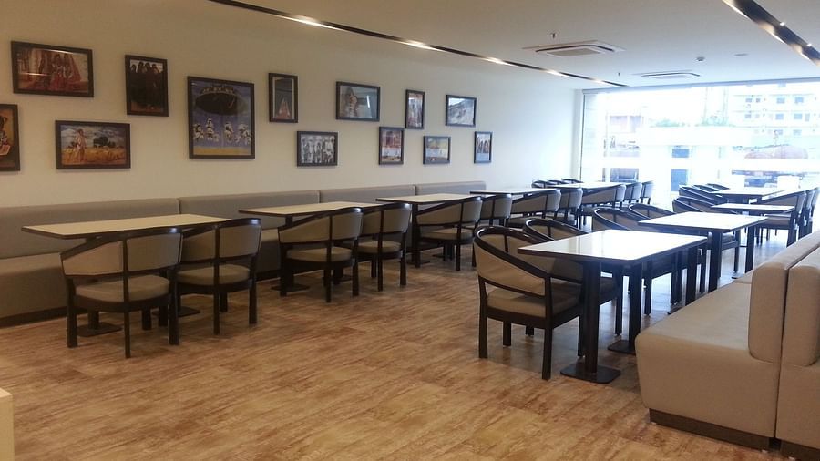 Saras at Ambar Sarovar Gandhidham, Best Restaurant in Gandhidham 1