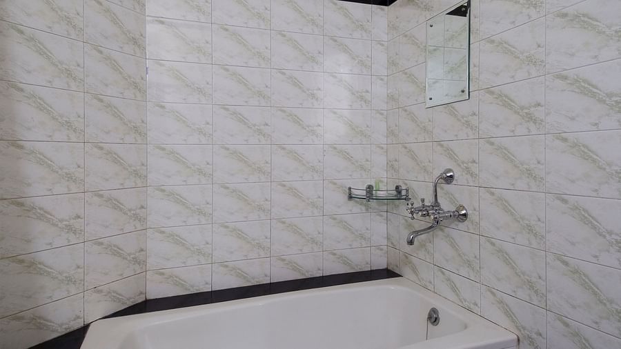 a bathtub - Mayfair, Rourkela