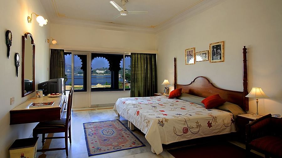 Deluxe Lake Facing Rooms 4