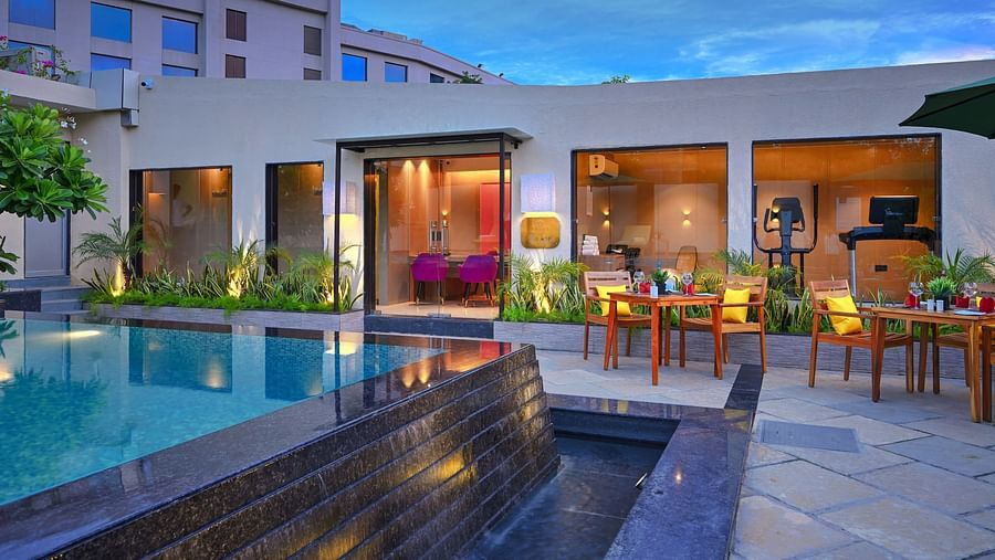 A swimming pool, a spa and a fitness centre at Royale Sarovar Portico, Agra