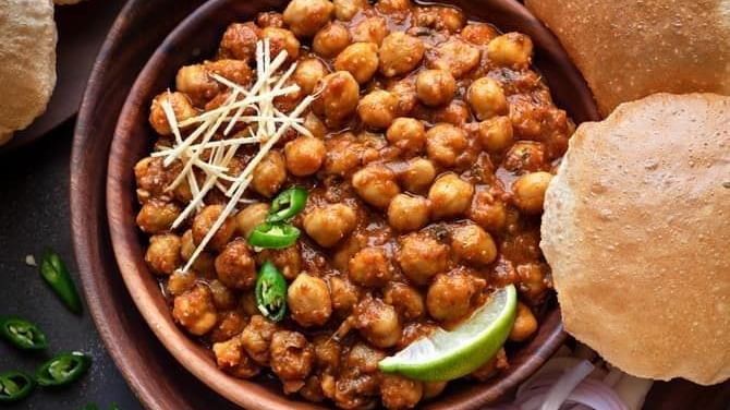 Chole Bhautre