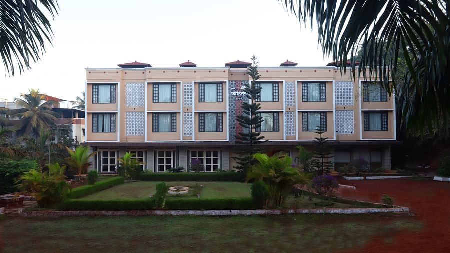 28 Exterior