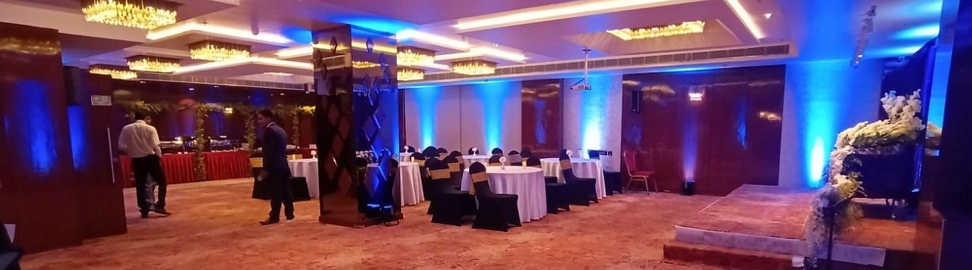 Terminal 02 Hall at Wonder Country Club and Resort, Kharagpur featuring a spacious space with elegant ceiling lights