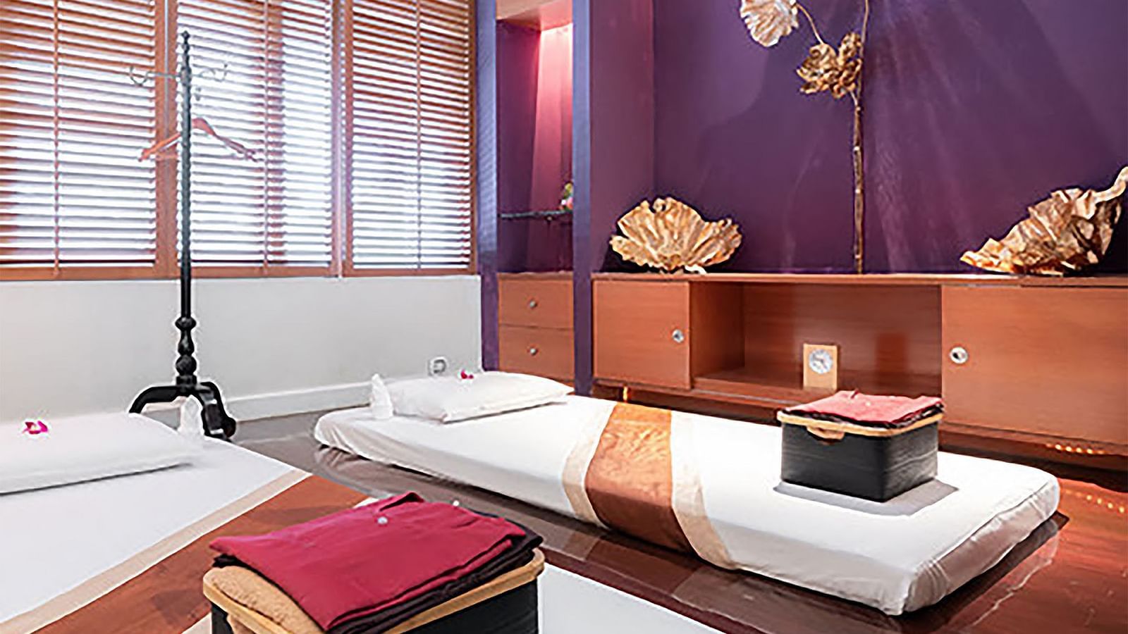 Spa beds at Coran Boutique Spa - Night Hotel Bangkok