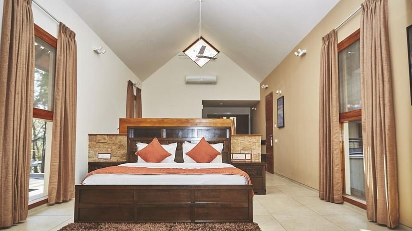 The Birchwood Retreat - view of the premium bedsitter bedroom