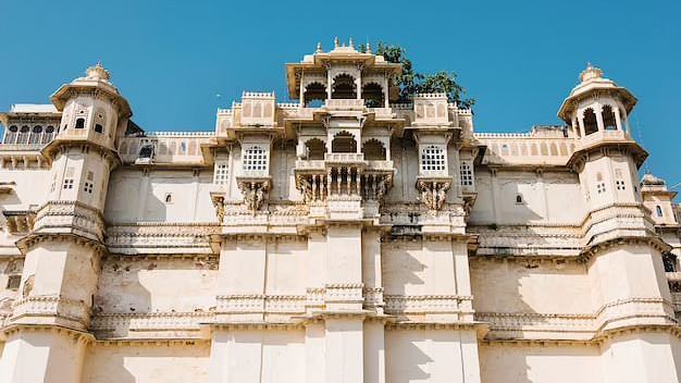 facade view of the city palace of udaipur in rajasthan 
