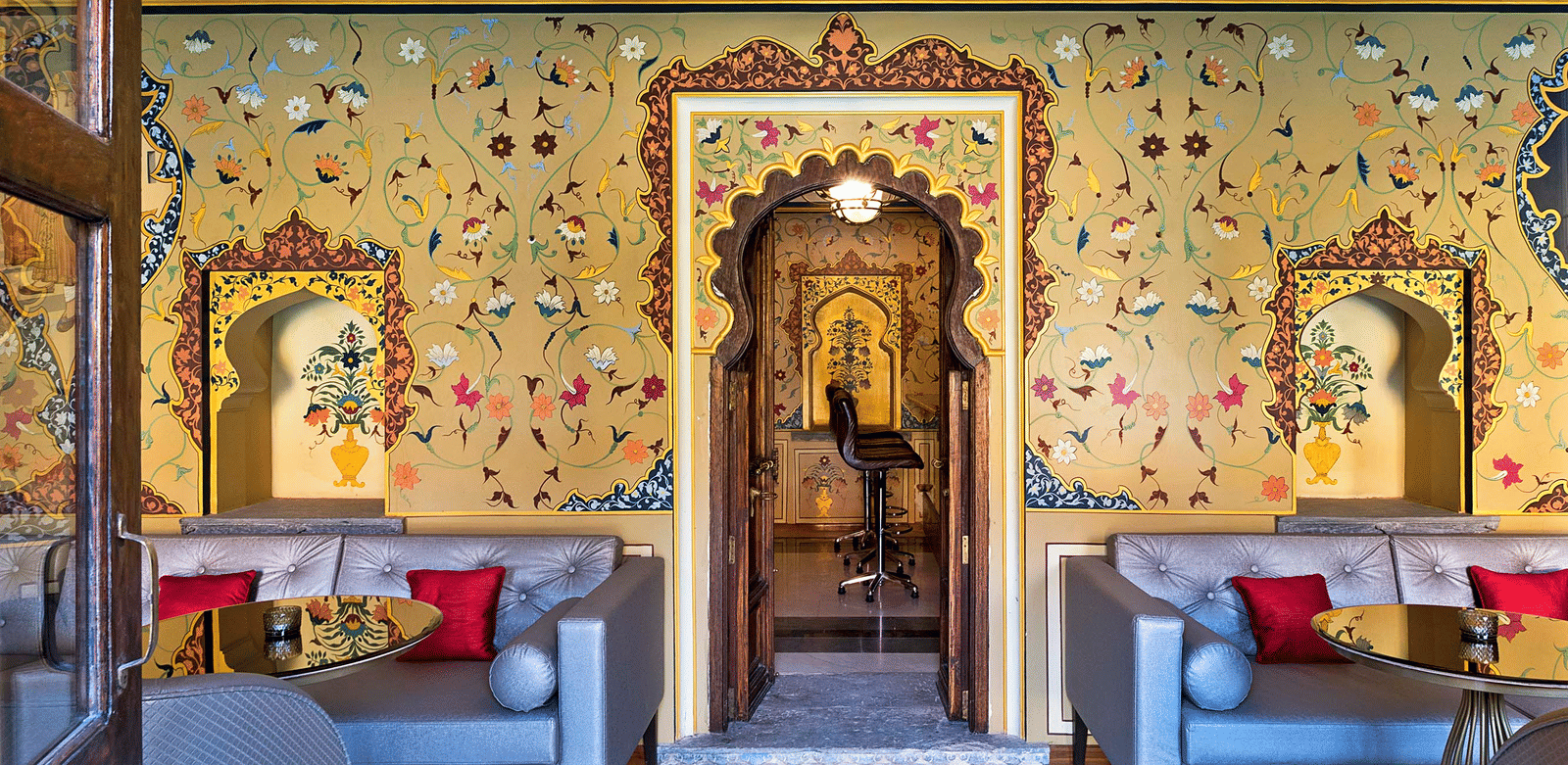 gogunda-palace-dining-bouganvillea-bar-12