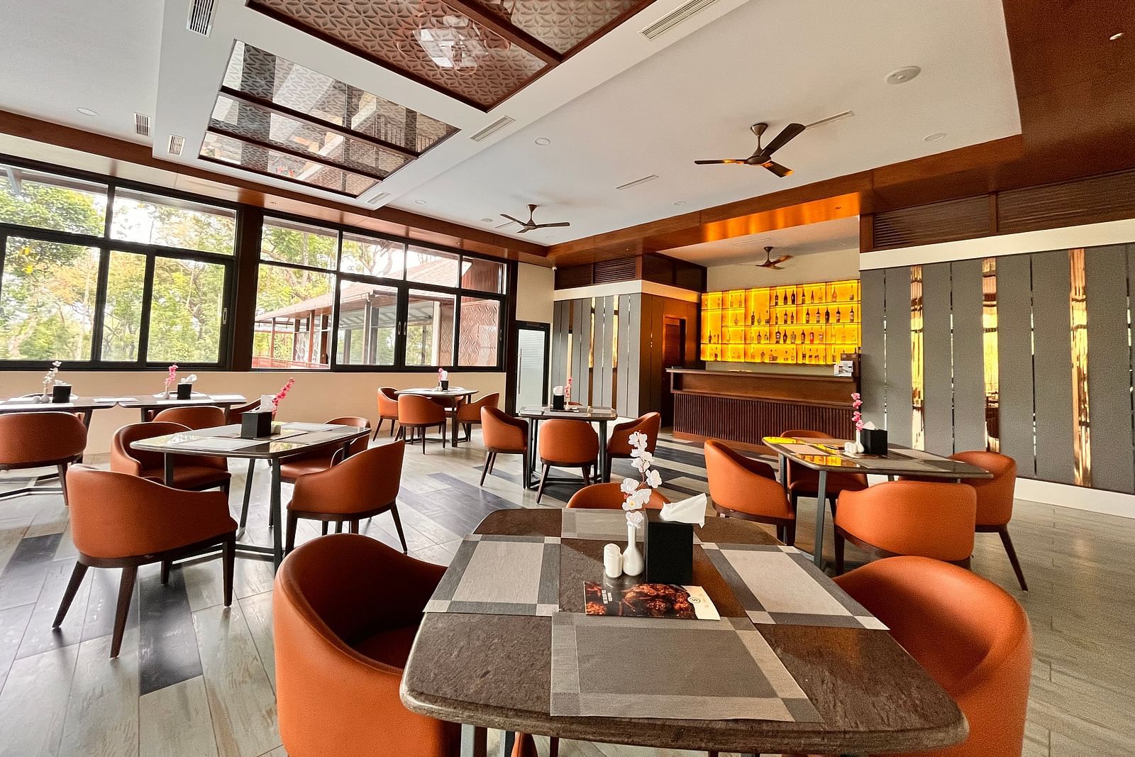 The Silver Peg Bar and Restaurant at The Silver Sky Hotels and Resorts, Chikkamangaluru 2