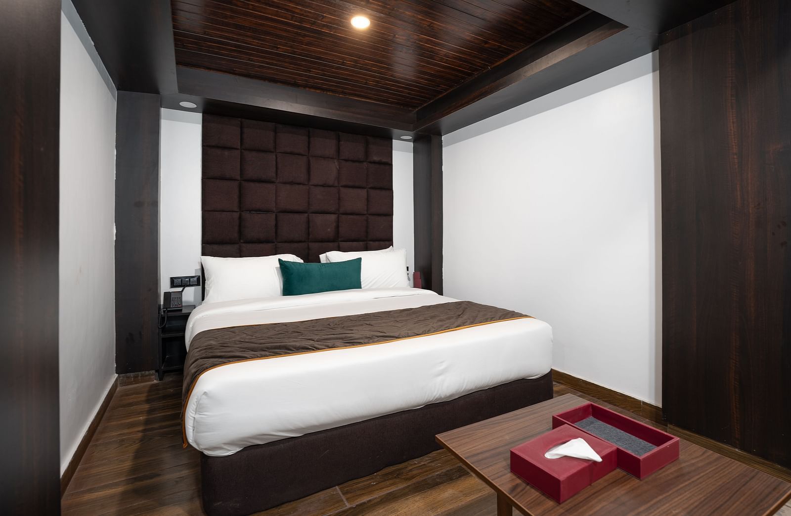 deluxe room west 