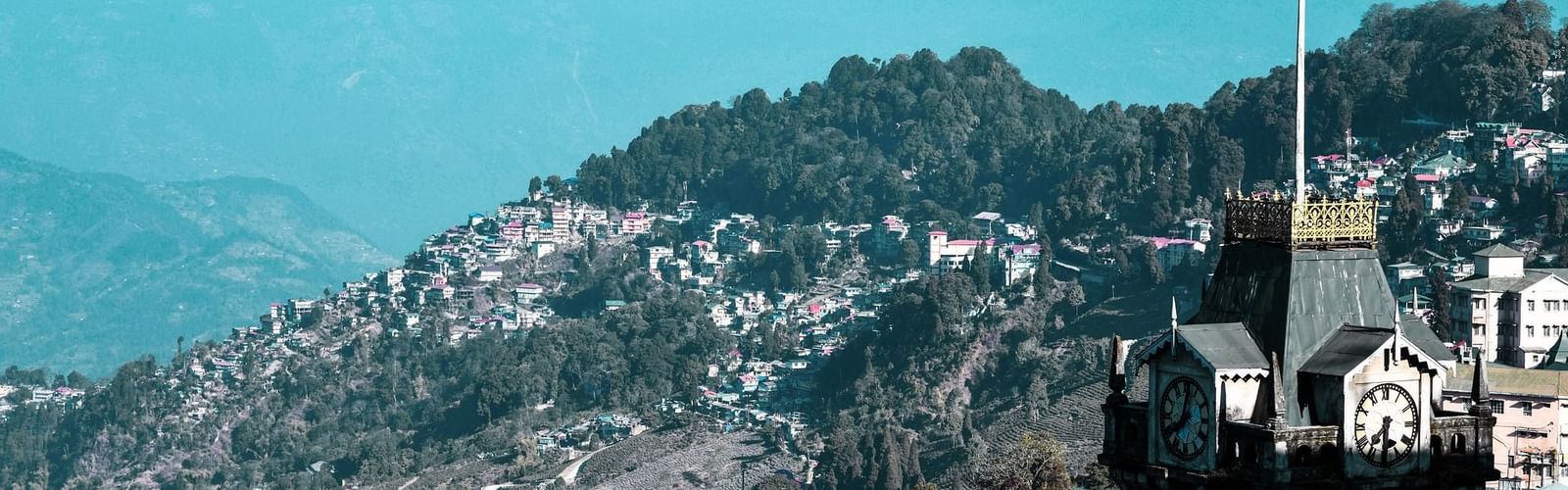 clock tower day in darjeeling
