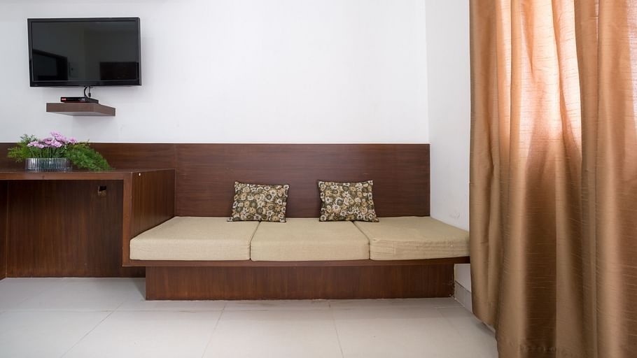 The Sanctum Suites, Bangalore Bangalore Premium King Room 4 The Sanctum Suites Bangalore