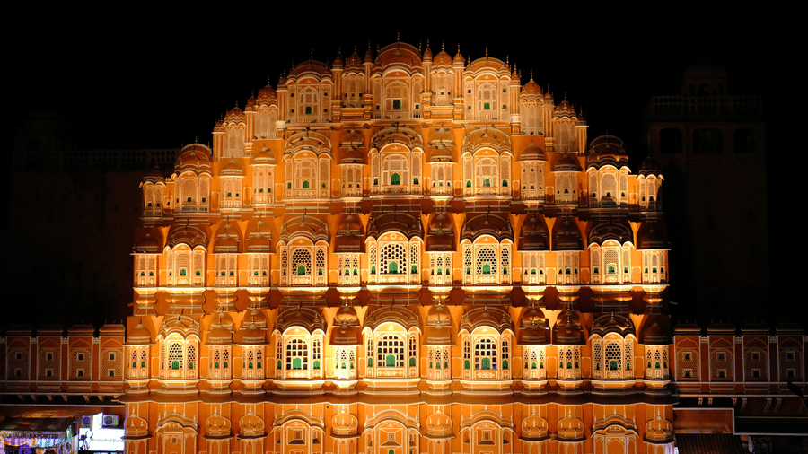 Night view of the well-lit hawa mahal
