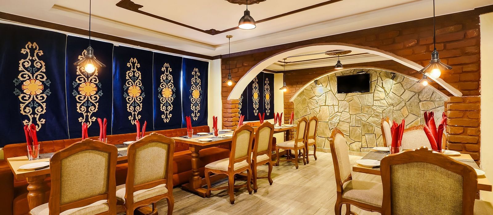 restaurant at Summit Hermon Hotel & Spa1