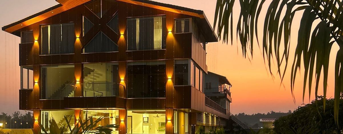 facade image of Eminence The Corbett taken during the sunset