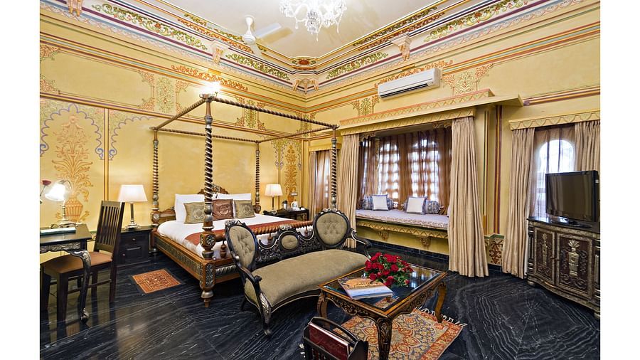 palace Room 1