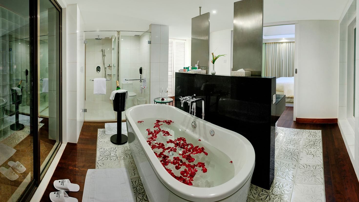 overview of the bathroom with the bathtub in view inside Presidential Villa - Caravela Beach Resort Goa