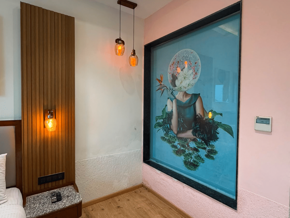 Executive Room, Artwork wall beside the bed
