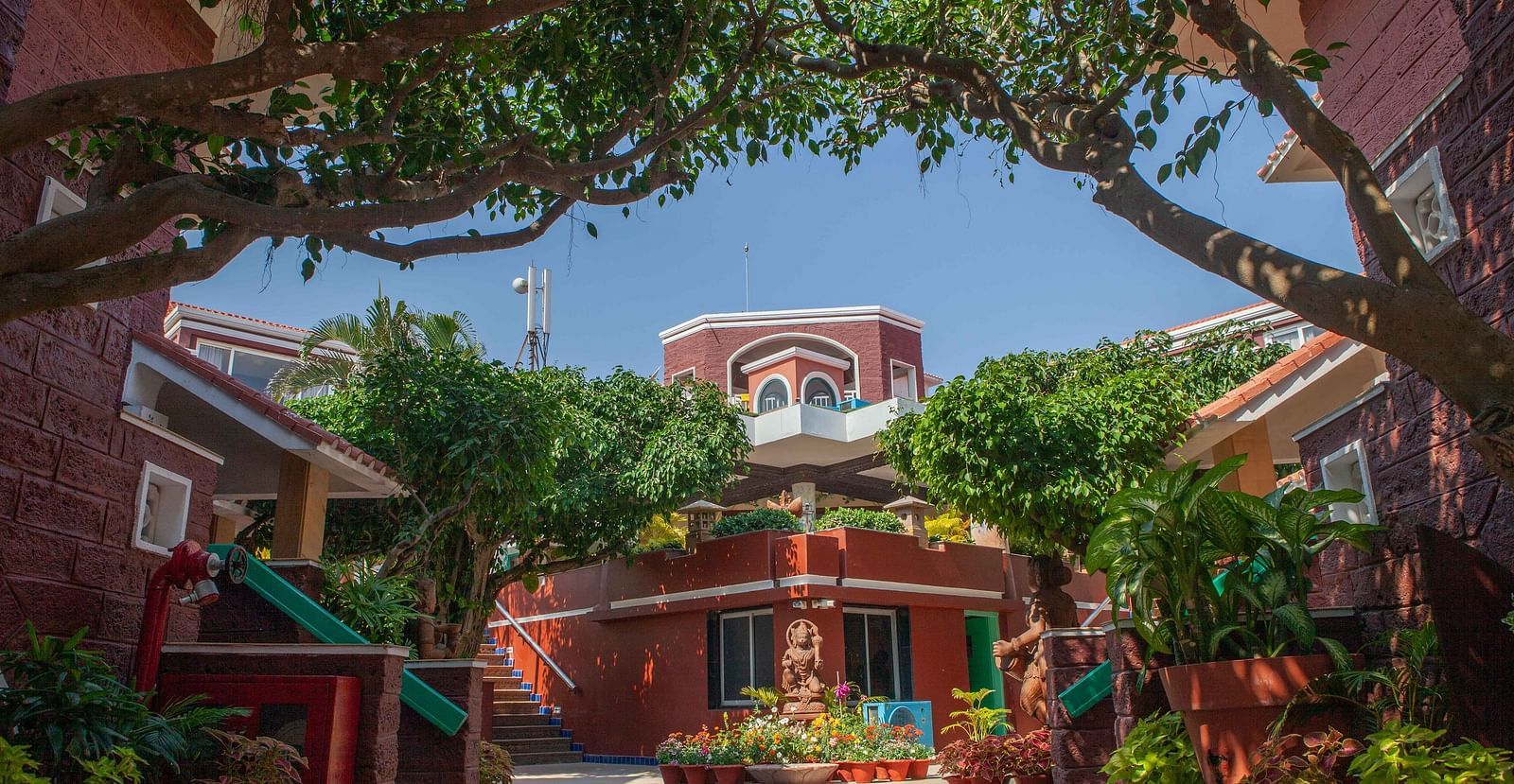 the external facade of the resort - Mayfair Heritage Puri 1