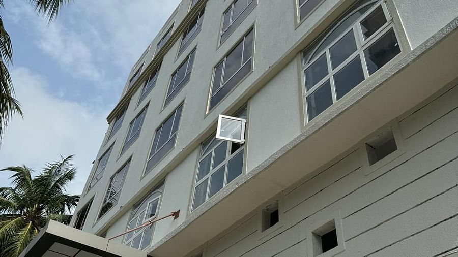 Facade image of the hotel  Hotel Mumbai House Mindspace Malad