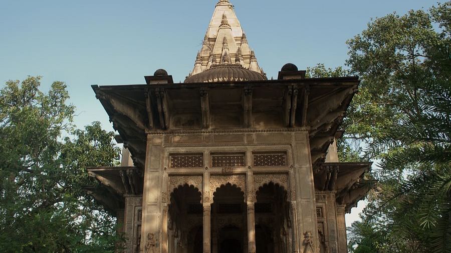 Deo Bagh - 17th Century, Gwalior - a brown exterior facade of a building 