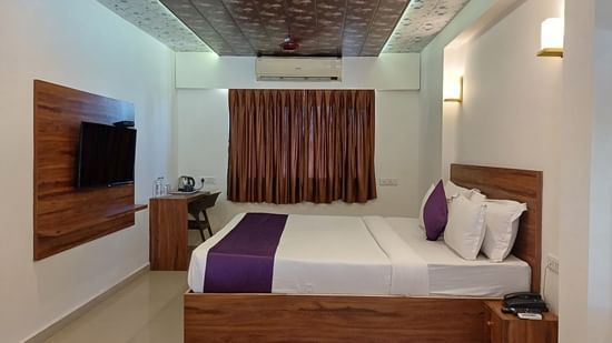 Deluxe Room - VITS Daman Devka Beach 2