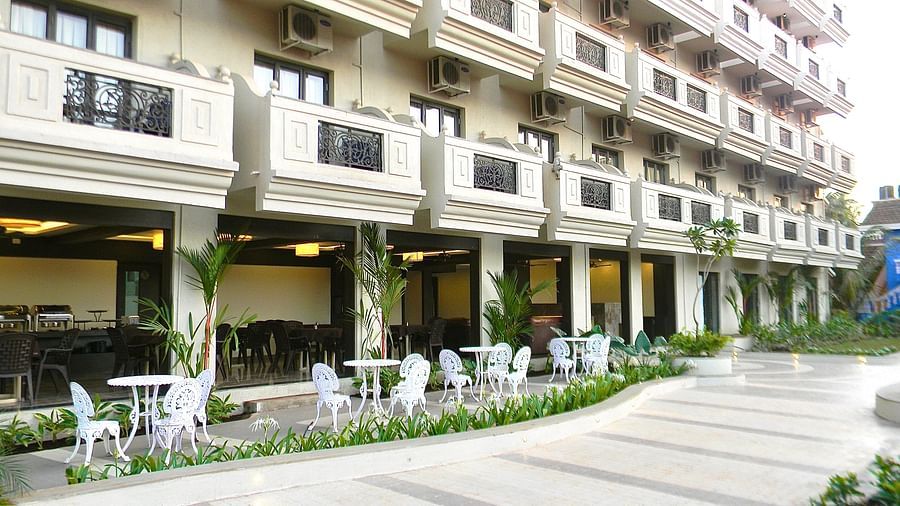Facade view of Resort De Crossroads, Goa